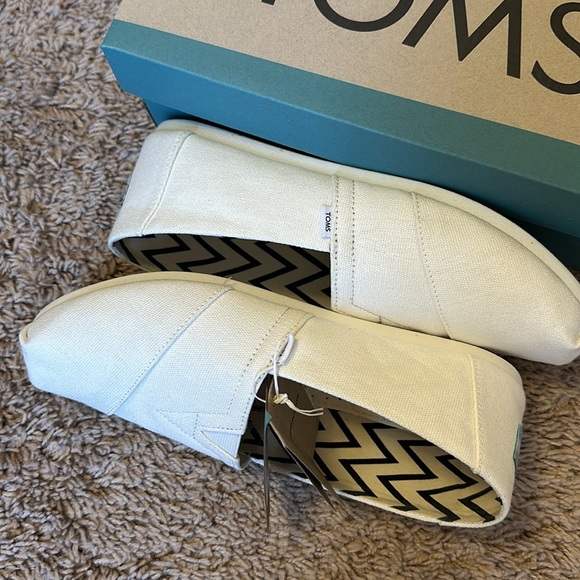 NWT TOMS ALPARGATA SHOES - see description - Picture 4 of 8